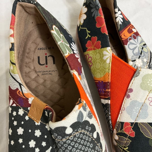 Very cute, nwot, colorful, loafer type shoe. Funky wild colorful - Picture 6 of 7